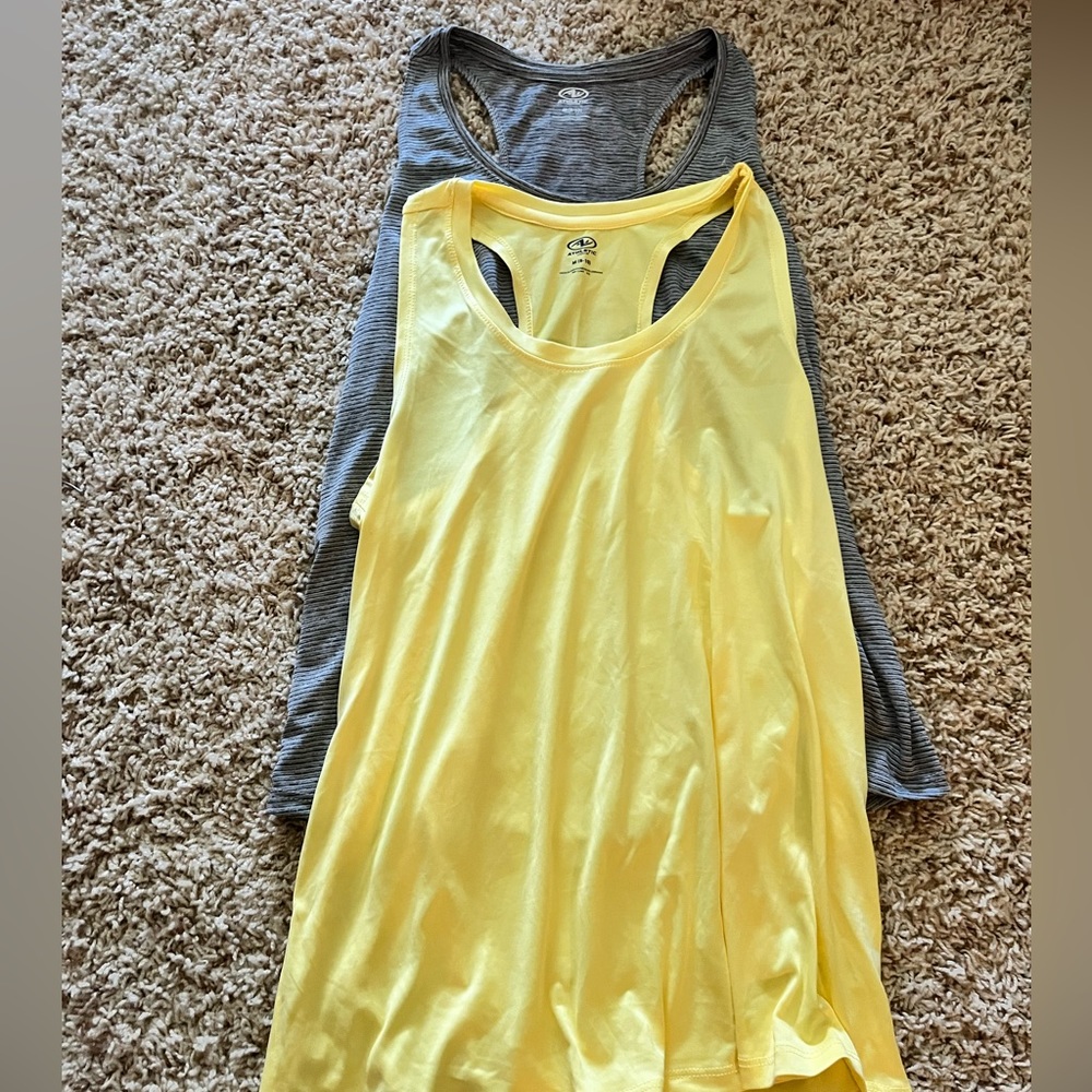 2 pack yellow and feathered grey tank top size m